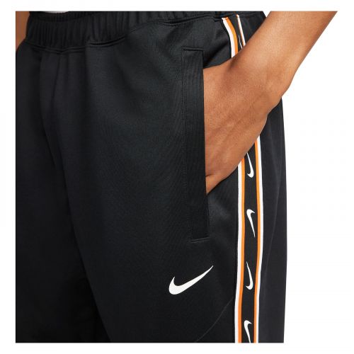Aannames, aannames. Raad eens flauw hooi Spodnie męskie joggery Nike Sportswear Repeat DX2027 / 010 | Cena, Opinie |  INTERSPORT
