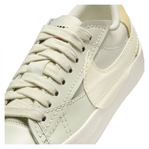 Buty damskie Nike Blazer Low 77 Jumbo DQ1470